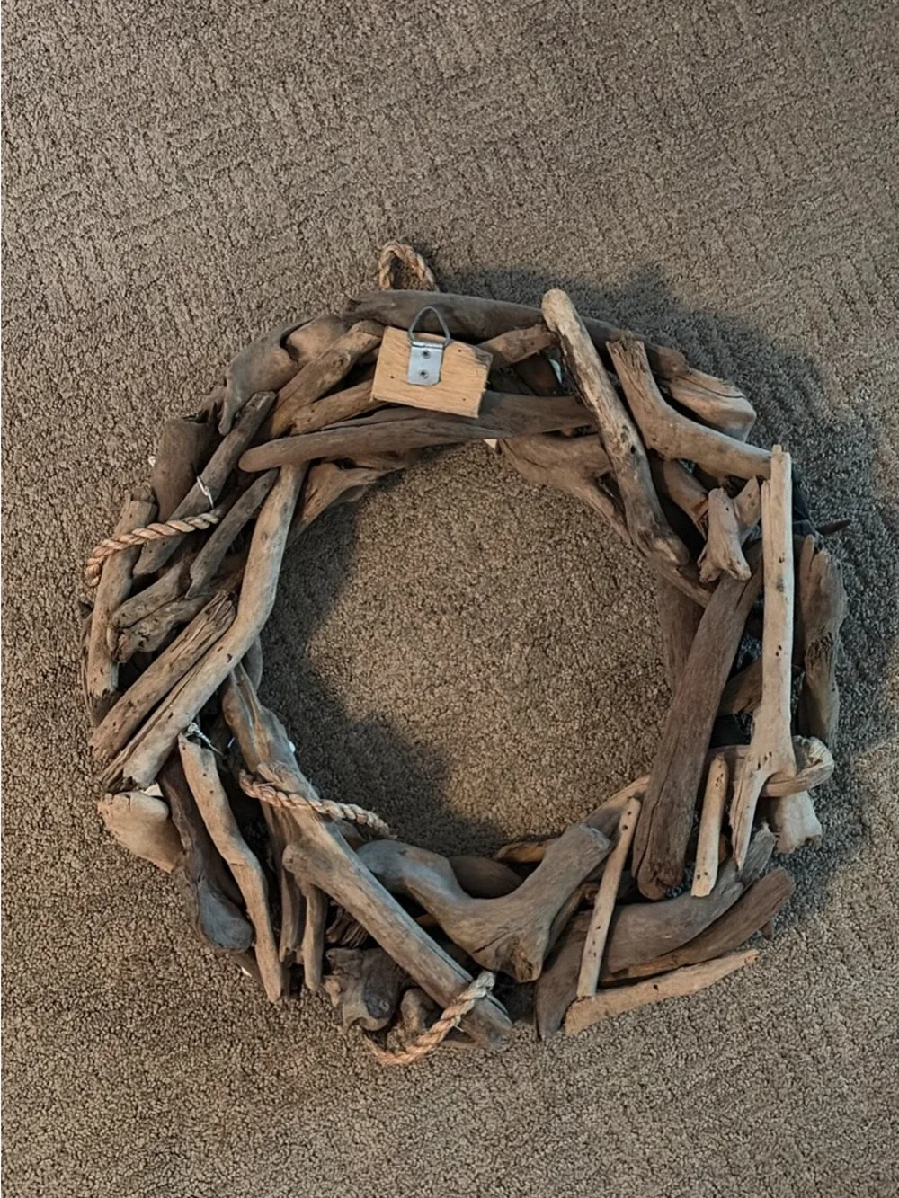 Driftwood Seashell Holiday Wreath - Natural and White